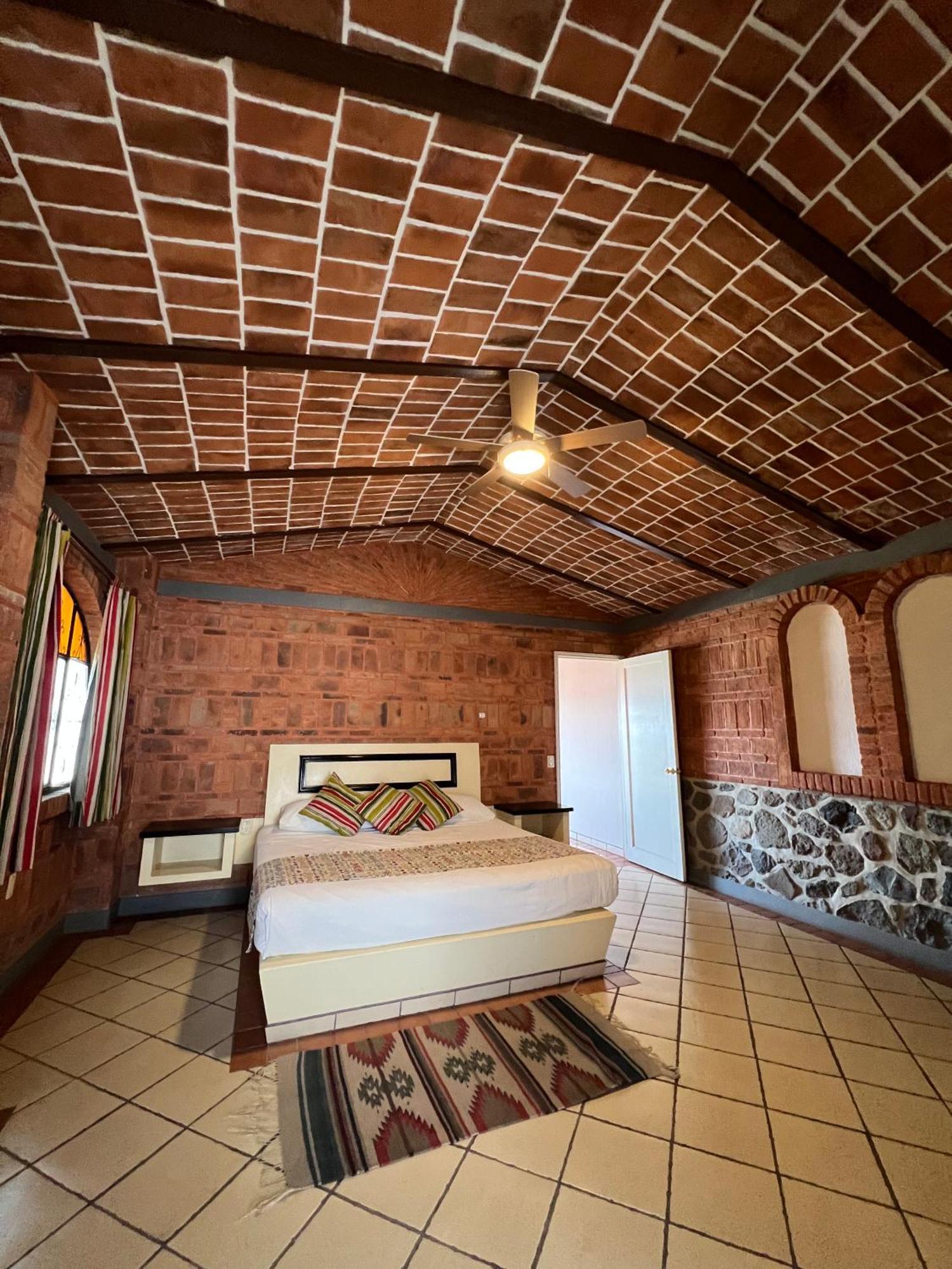 Mama Chuy Hotel & Villas San Juan Cosalá Eksteriør billede